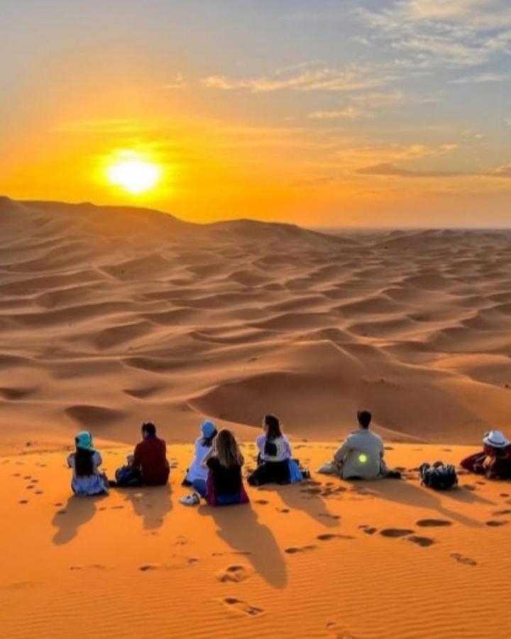 Hôtel Sunset Desert Camp à Merzouga Extérieur photo